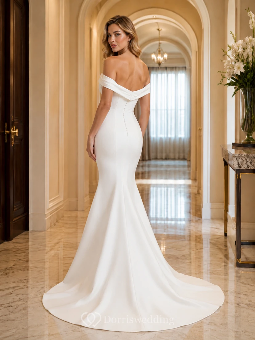 Robe de mariée sirène en satin à épaules dénudées, manches courtes et drapées croisées, style chapelle view 2