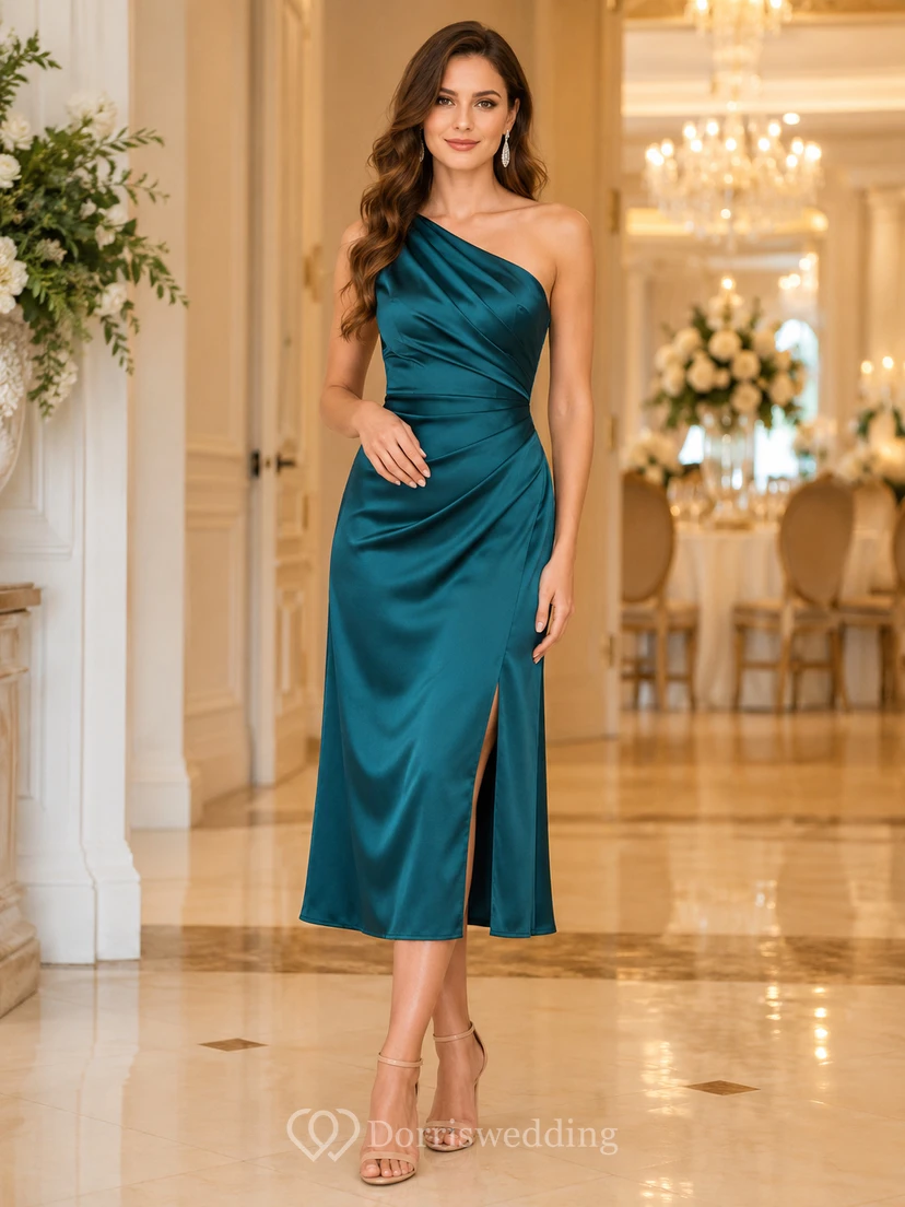 Robe midi fourreau asymétrique en satin turquoise pour invitée de réception