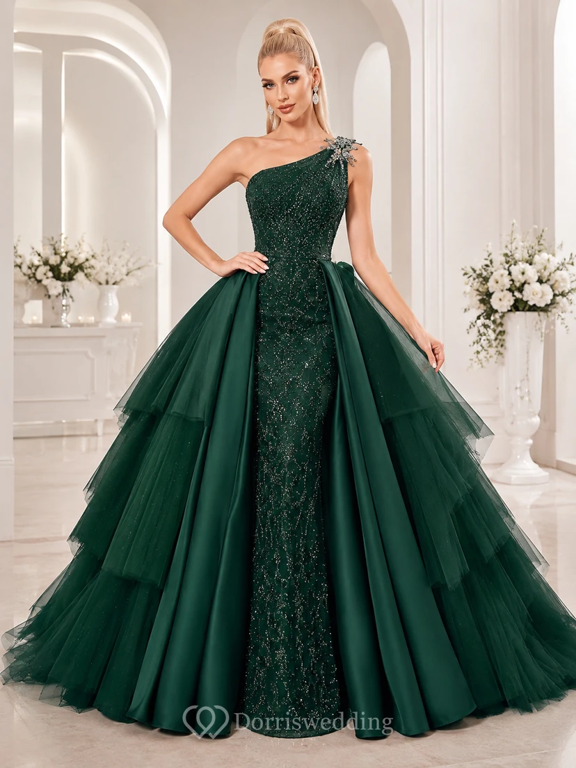 Dunkelgrünes, schulterfreies, gestuftes Ballkleid aus Glitzertüll mit asymmetrischem Saum für Quinceañera-Feiern