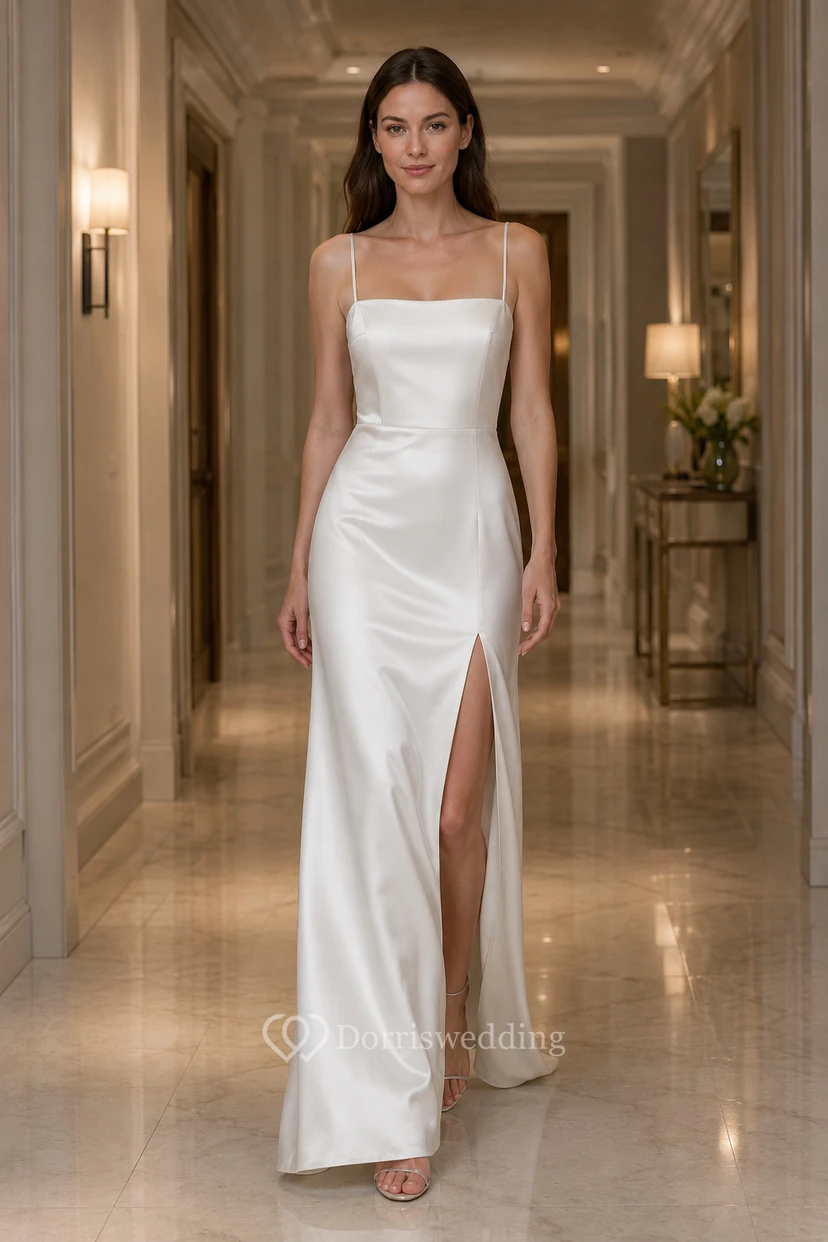 Elegantes Brautkleid aus Satin mit eckigem Ausschnitt und vorderem Schlitz