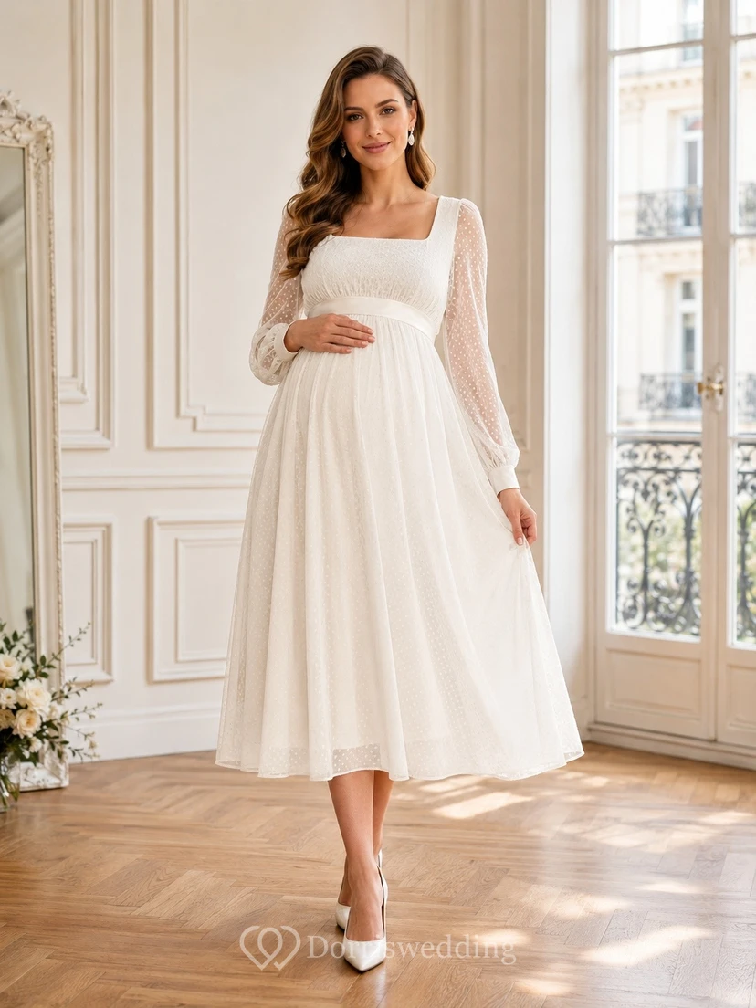 Elegante vestido de novia de gasa con escote cuadrado, manga larga y corte en A, largo hasta la rodilla.