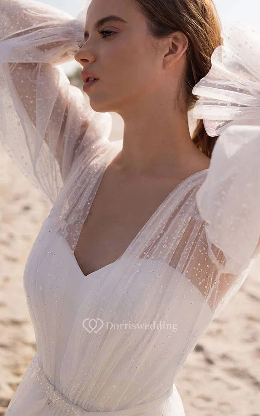 Robe de mariée courte fluide à décolleté cœur et jupe en tulle view 3