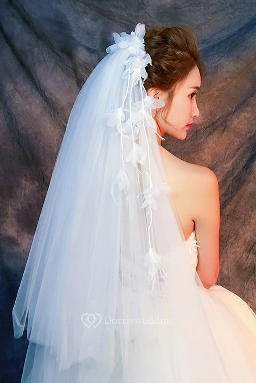 New Short Simple Beautiful Flower Tassel Bridal Veil view 2