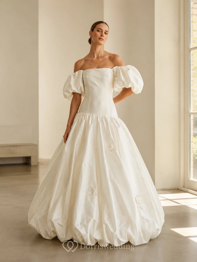 Robe de mariée longue en satin à épaules dénudées et manches bouffantes