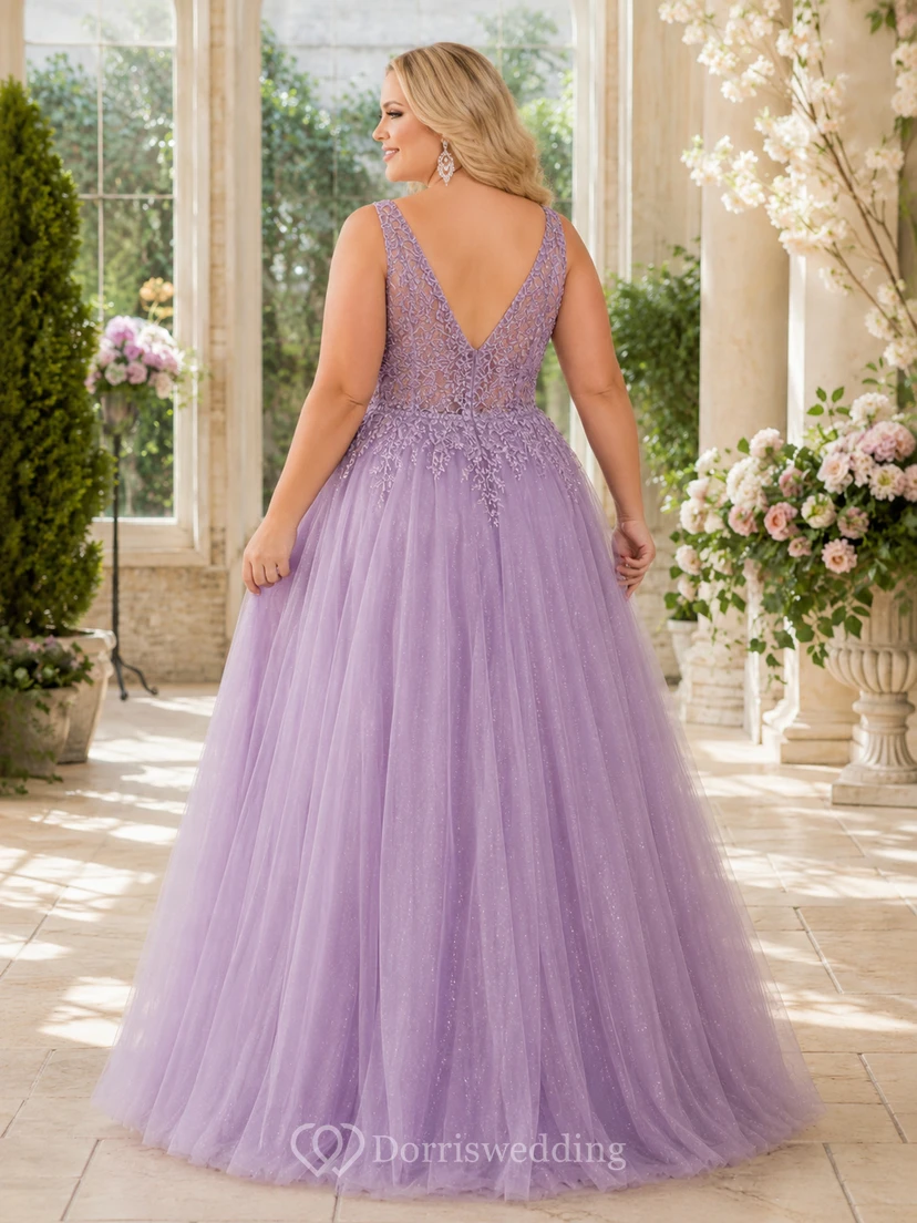 Lavendelfarbenes Tüll-Ballkleid in Übergröße mit V-Ausschnitt view 2