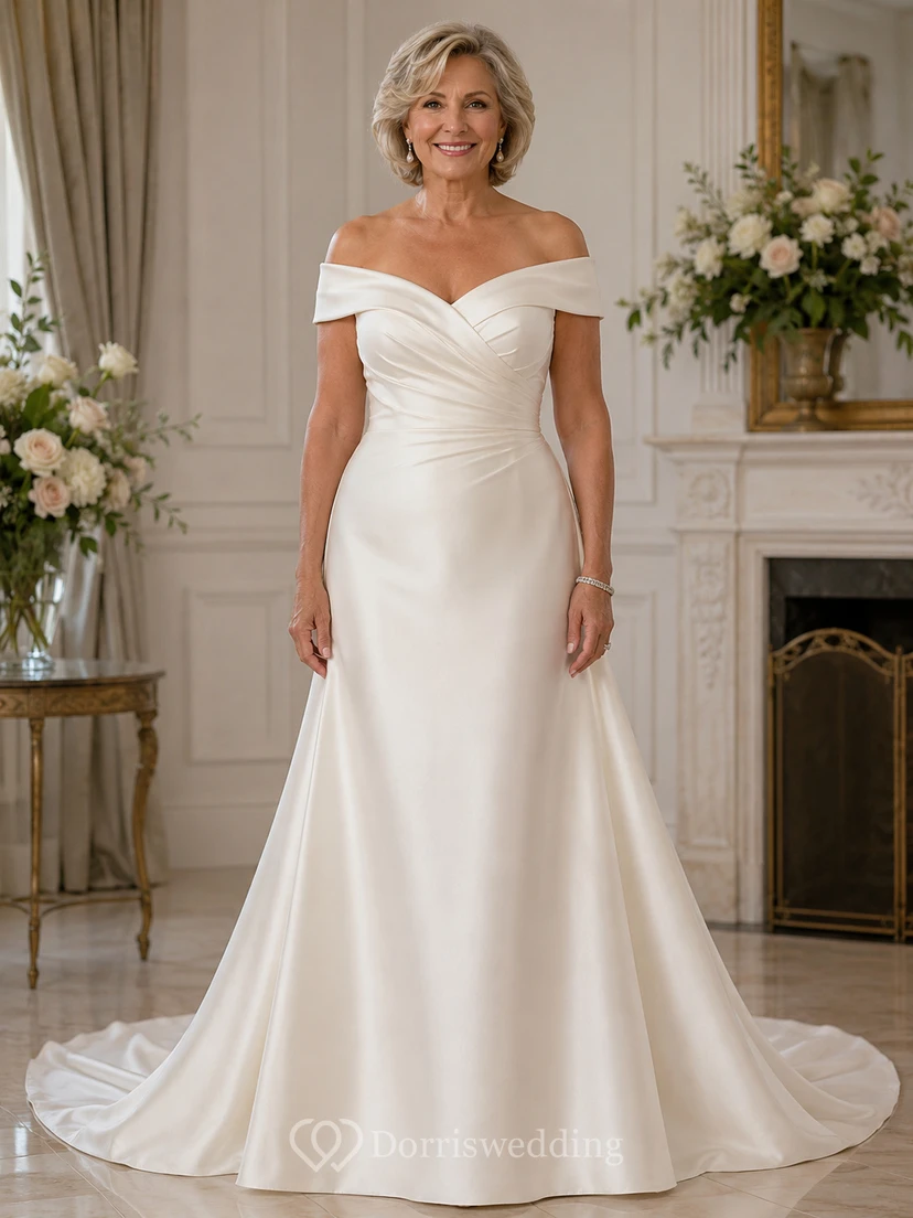 Robe de mariée trapèze en satin à épaules dénudées avec traîne, idéale pour les mariées plus âgées.