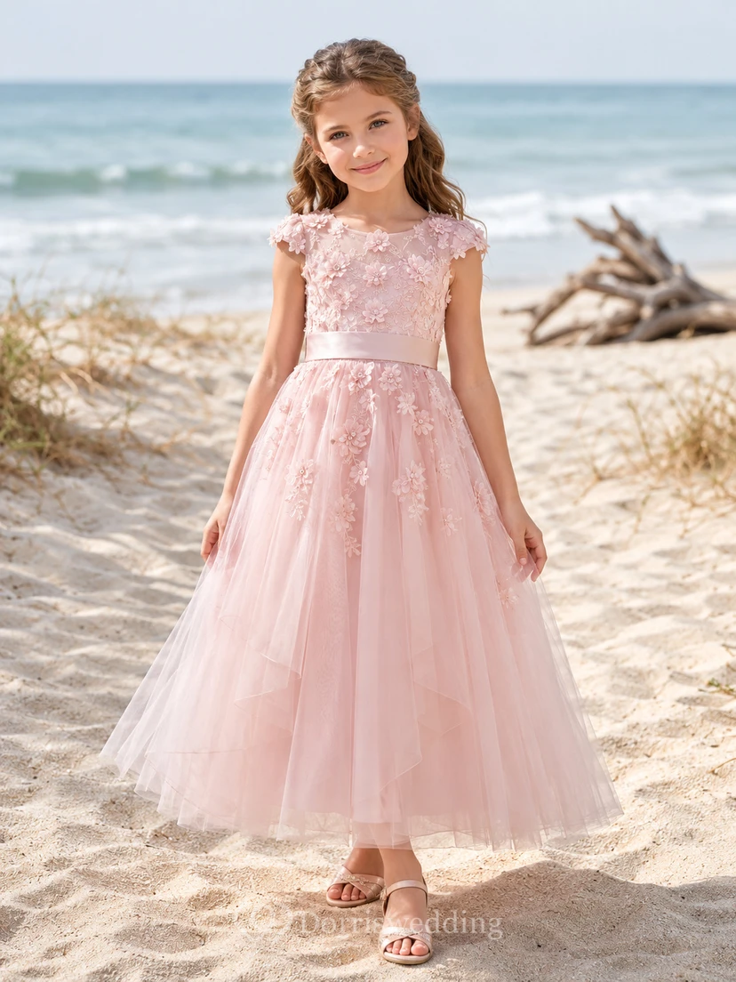 Blumenmädchenkleid aus perlmuttrosa Tüll, A-Linie, kurze Ärmel, Rundhalsausschnitt, Teelänge, florale Applikationen