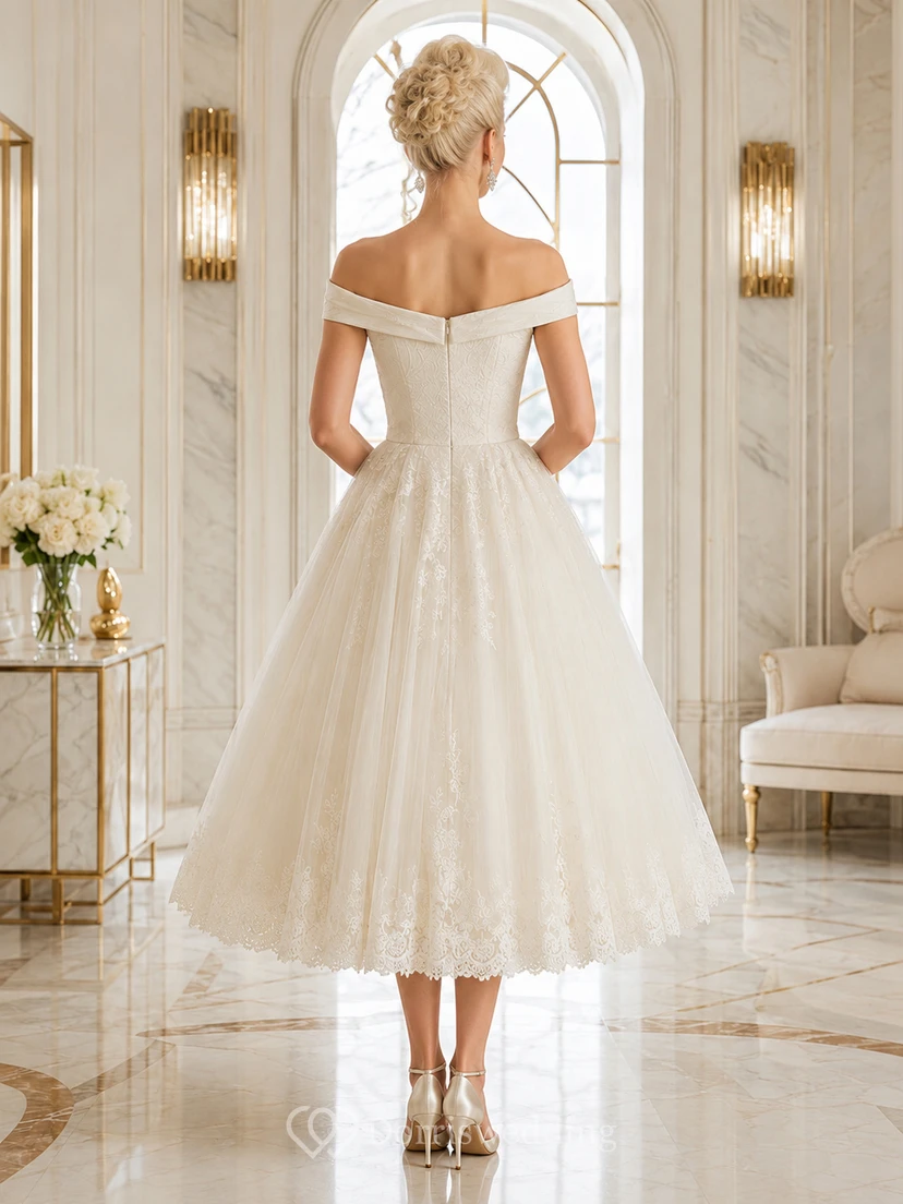Elegante vestido de recepción de novia de satén con encaje y escote Bardot, largo hasta la rodilla y corte en A. view 2