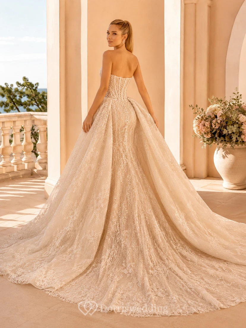 Trägerloses, herzförmiges Brautkleid aus Tüll mit Perlen- und Blumenstickerei in A-Linie view 2