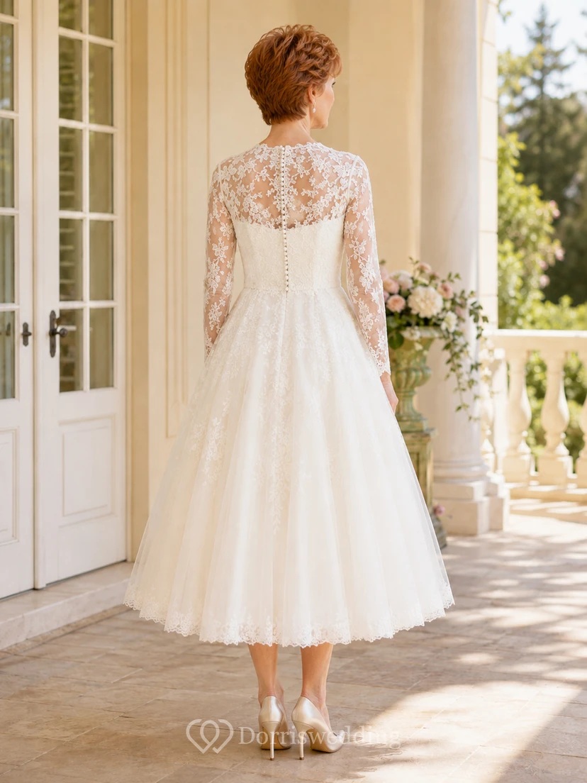 Vestido de novia modesto de encaje, largo hasta la rodilla, cuello alto y manga larga para novias mayores view 2
