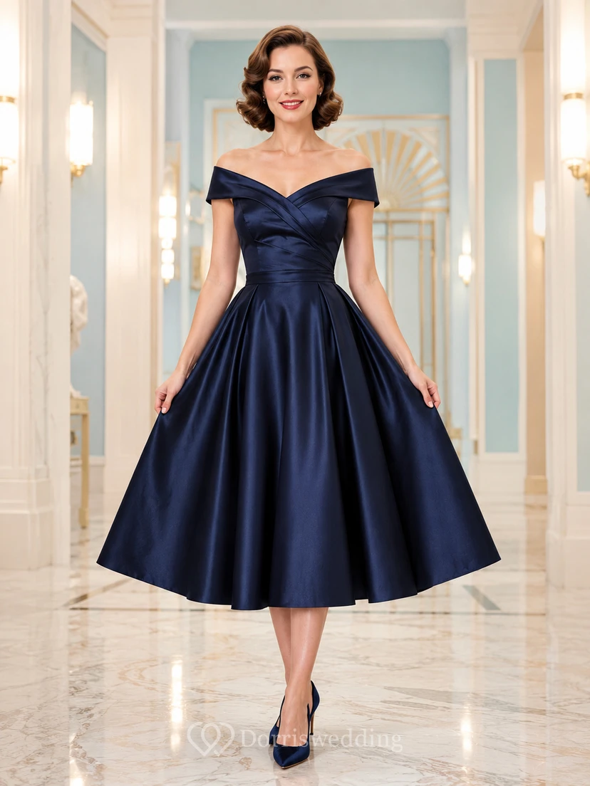 Dunkelblaues, schulterfreies, plissiertes Vintage-Tee-Cocktailkleid aus Satin mit Kappe