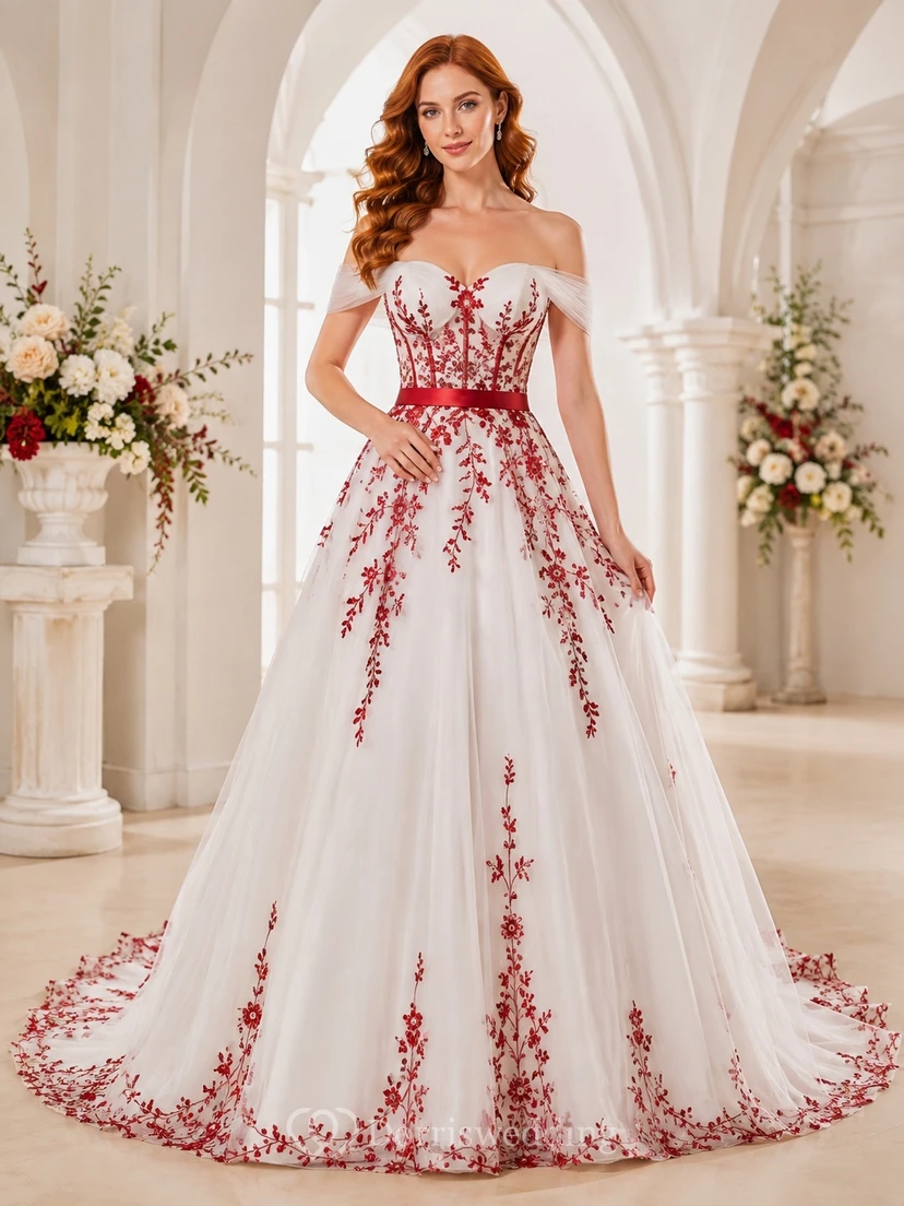 Brautkleid aus rotem Tüll mit floralen Applikationen, schulterfrei, kurzen Ärmeln und A-Linien-Schnitt sowie Schleppe