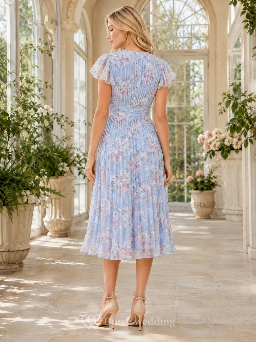 Teelanges hellblaues Kleid mit Blumenmuster, V-Ausschnitt, flatternden Ärmeln und A-Linien-Schnitt view 2