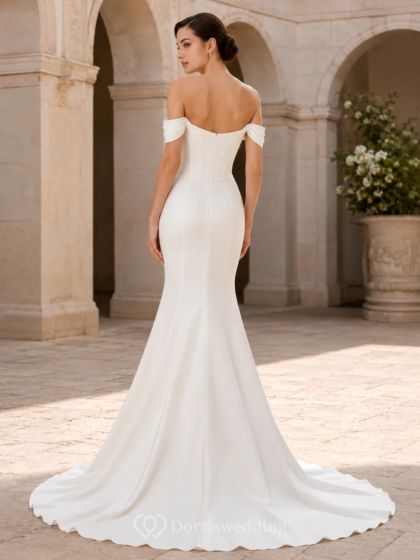 Robe de mariée sirène en satin drapé à épaules dénudées et traîne simple view 2