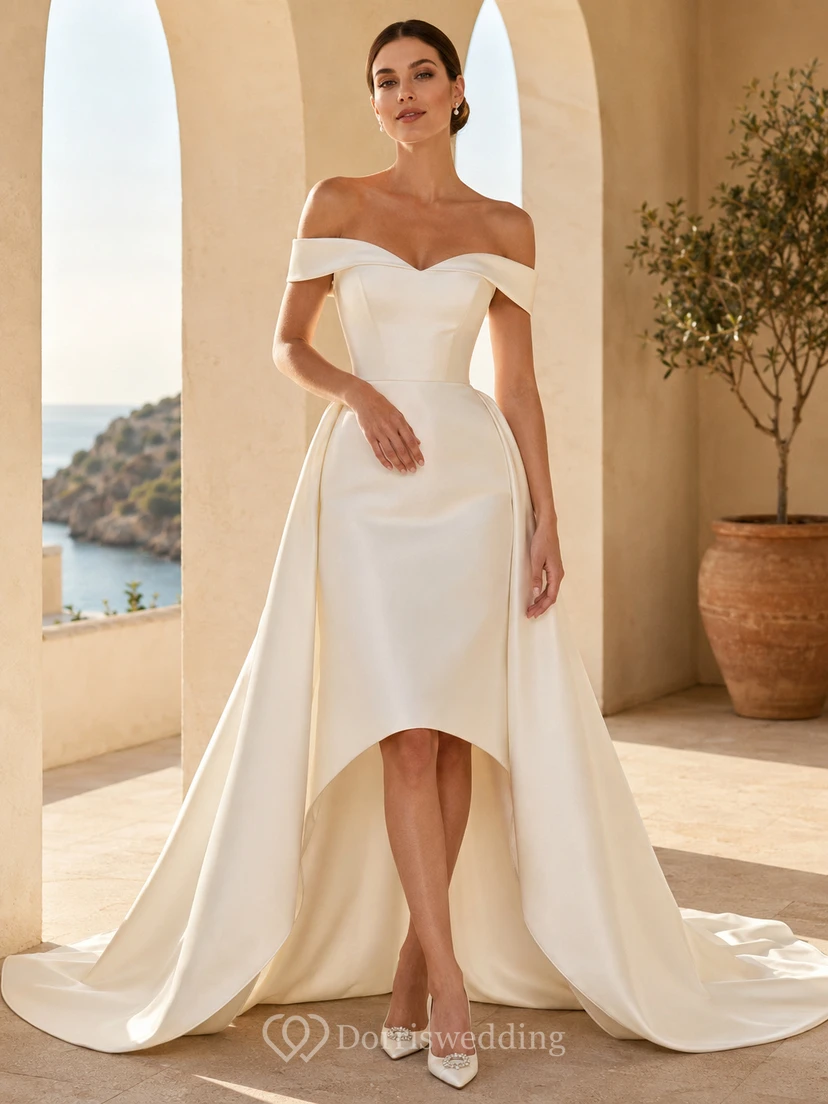 Modernes schulterfreies Brautkleid aus Satin mit asymmetrischem Saum, Kathedralenschleppe und hohem/tiefem Rock