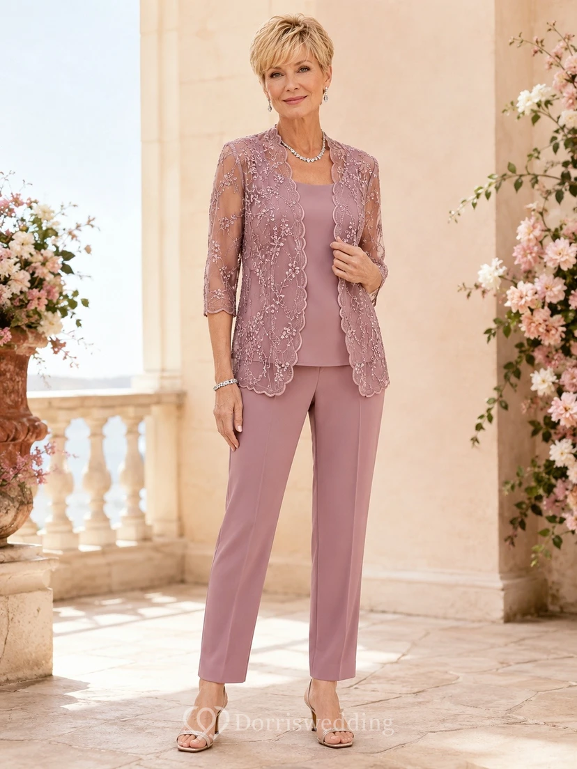 Traje formal de tres piezas para madres de novias mayores modestas con chaqueta de encaje y pantalón.