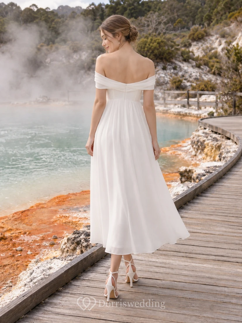 Schlichtes, teelanges, schulterfreies Brautkleid in A-Linie mit Raffungen view 2