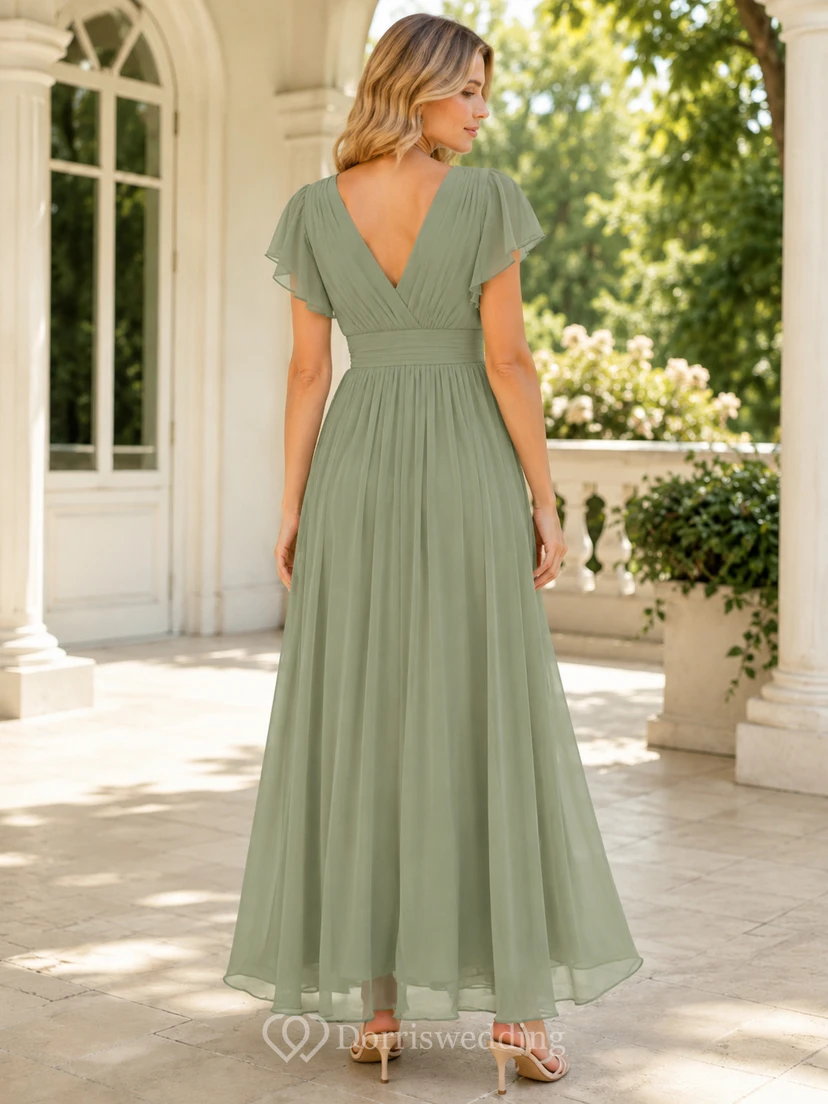 Robe de mariée en mousseline vert sauge, col V, manches papillon, longueur au sol, coupe trapèze, pour invitée de mariage view 2