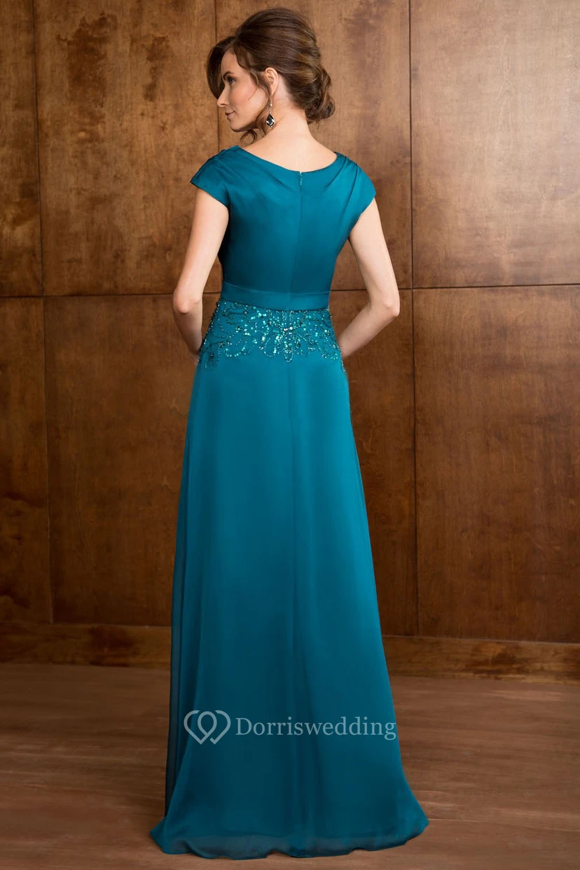Langes, ärmelloses Brautmutterkleid mit Pailletten und drapiertem Ausschnitt view 2
