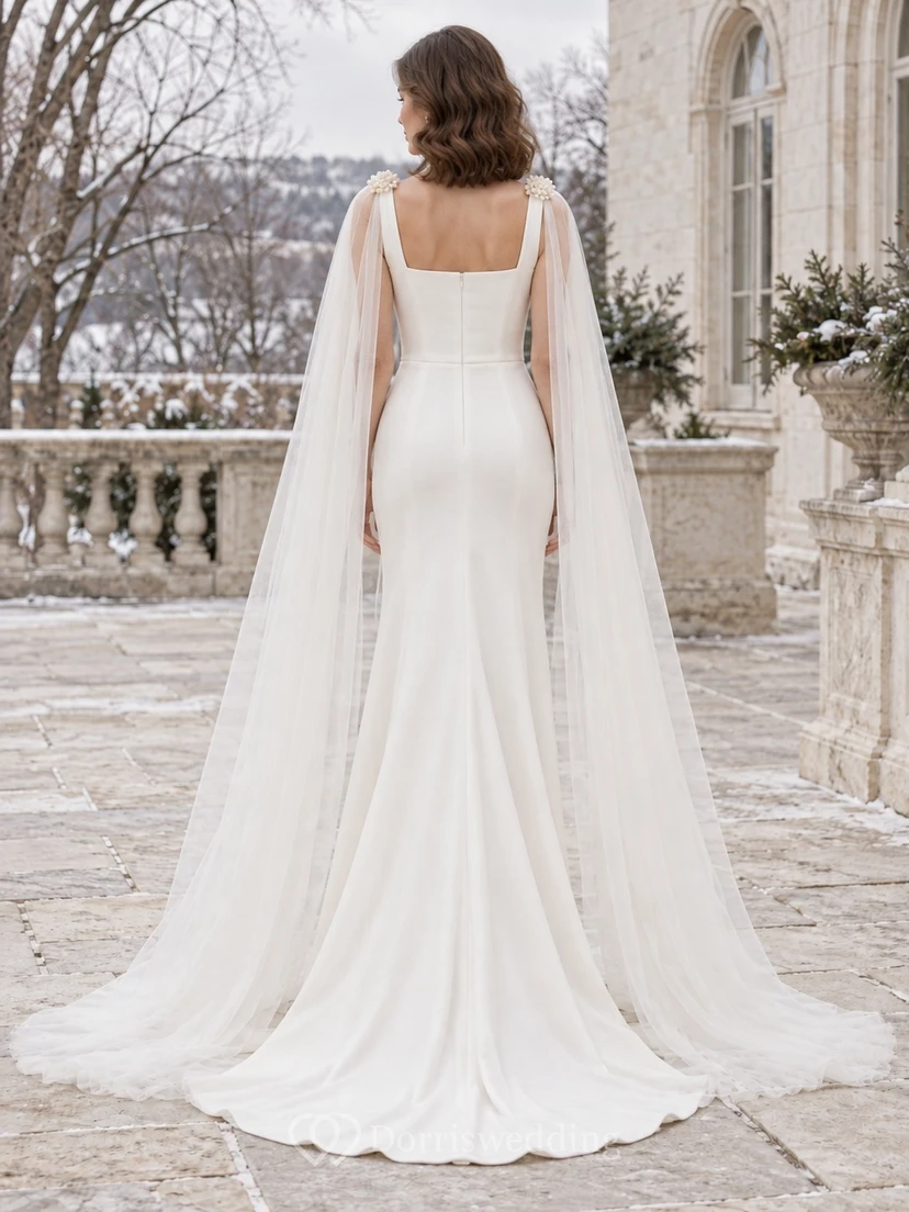 Vestido de novia sencillo de corte recto con capa de tul satinado y escote cuadrado view 2