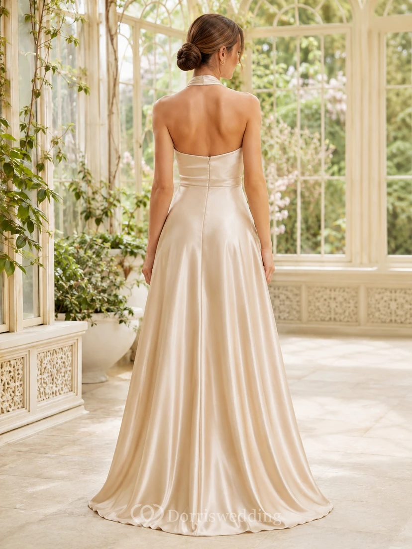 Robe de demoiselle d'honneur simple en charmeuse, coupe trapèze, col bénitier, dos nu, couleur champagne view 2