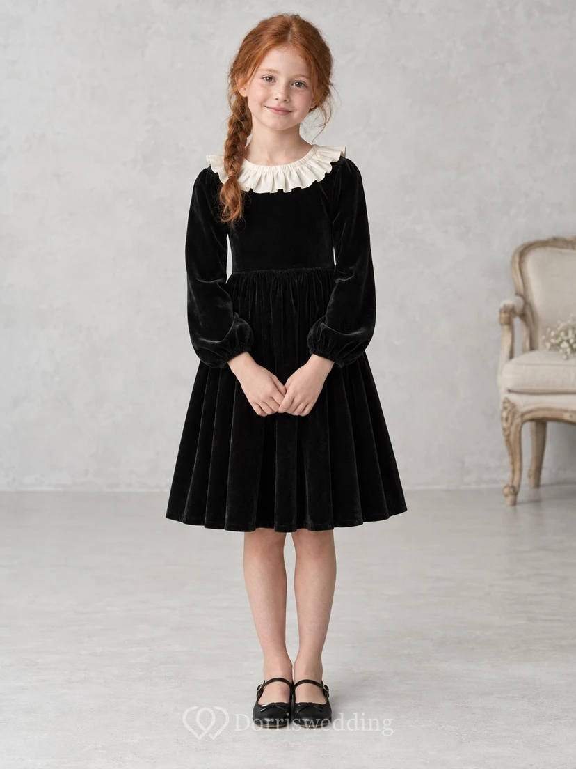Schwarzes Vintage-Blumenmädchenkleid aus Samt mit langen Ärmeln und Rüschenkragen