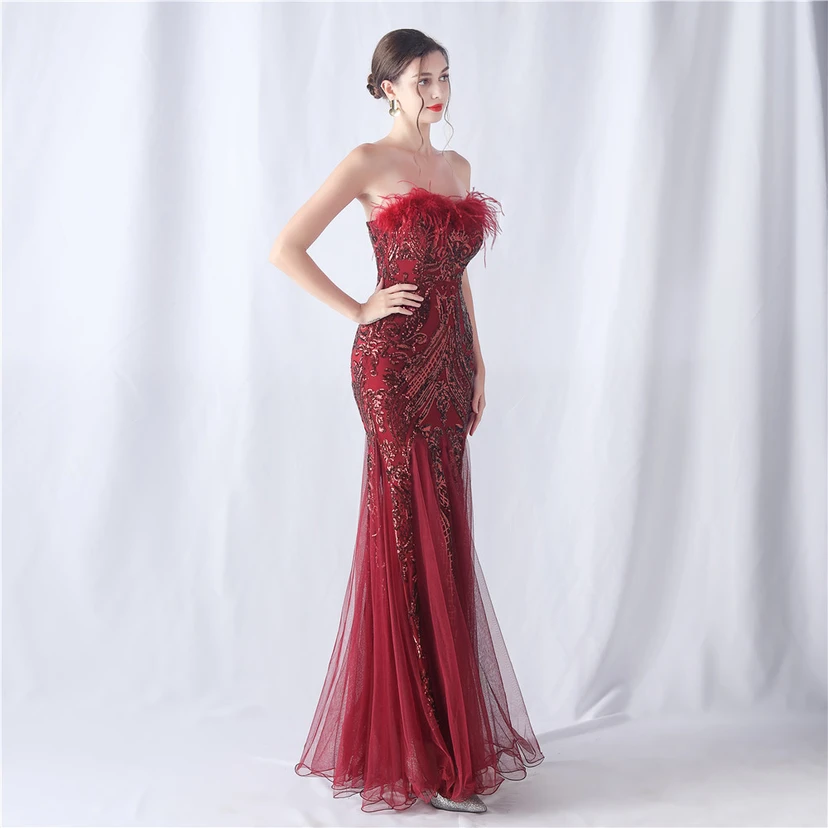 Vestido de noche de malla con lentejuelas y top palabra de honor con estampado de plumas de avestruz y flores para bodas y reuniones. view 30