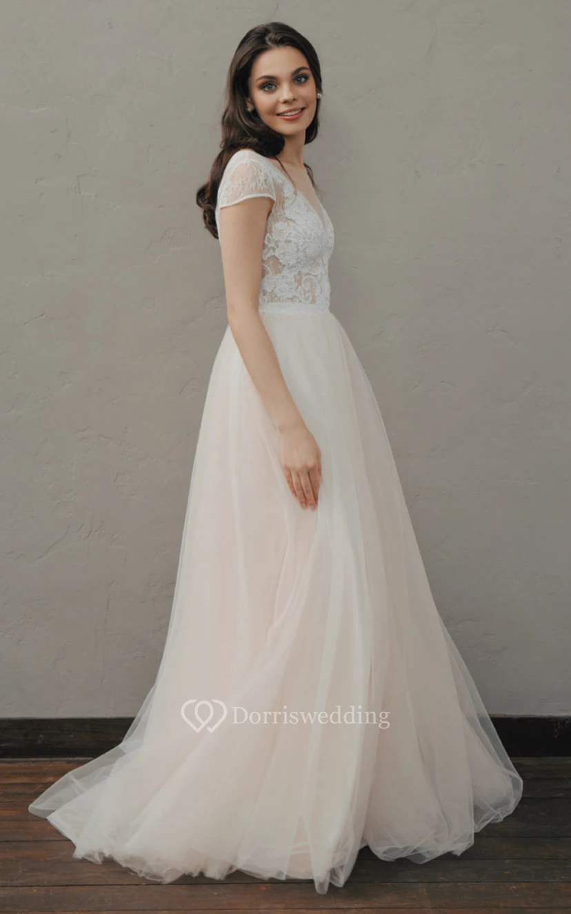 Robe de mariée simple et élégante en dentelle et tulle, coupe trapèze, col en V et fronces