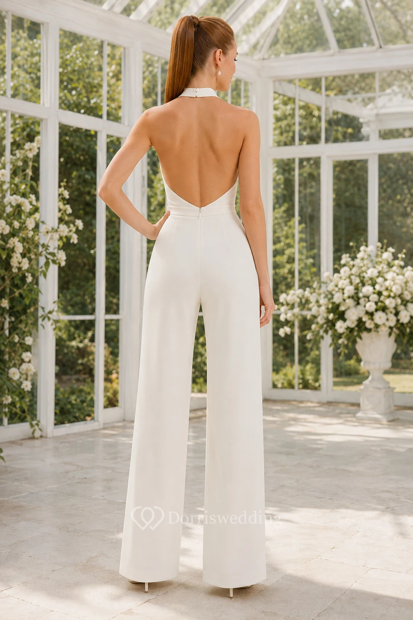 Combinaison de mariée dos nu à col halter et jambes larges view 2