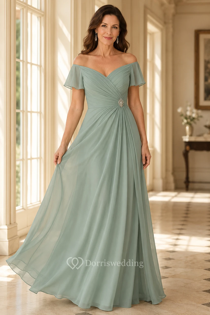 Salbeigrünes, schulterfreies Chiffon-Kleid in A-Linie mit Kristallbrosche