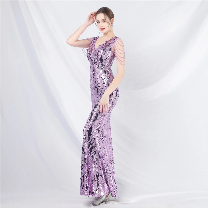 Vestido de noche largo con lentejuelas y abalorios view 31