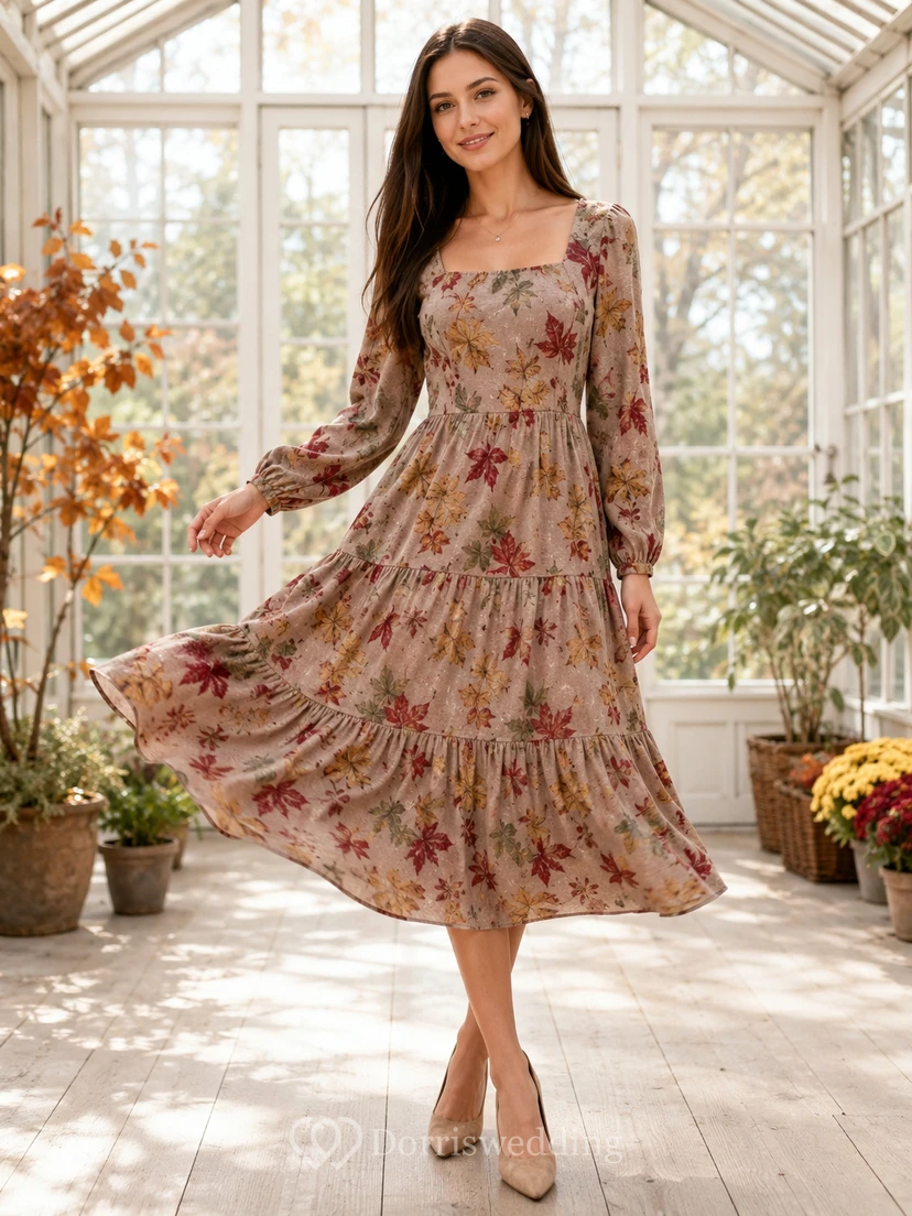 Vestido midi escalonado con estampado floral otoñal y escote cuadrado