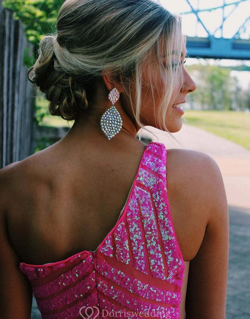 Einseitig schulterfreies, pinkfarbenes Pailletten-Meerjungfrauenkleid mit geometrischem Muster view 2