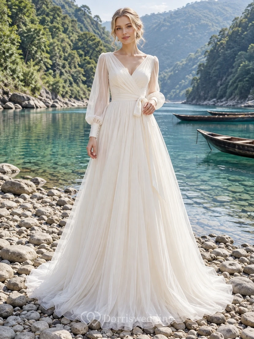 Schlichtes Brautkleid in A-Linie mit V-Ausschnitt, langen Poetenärmeln und gerafftem Tüll