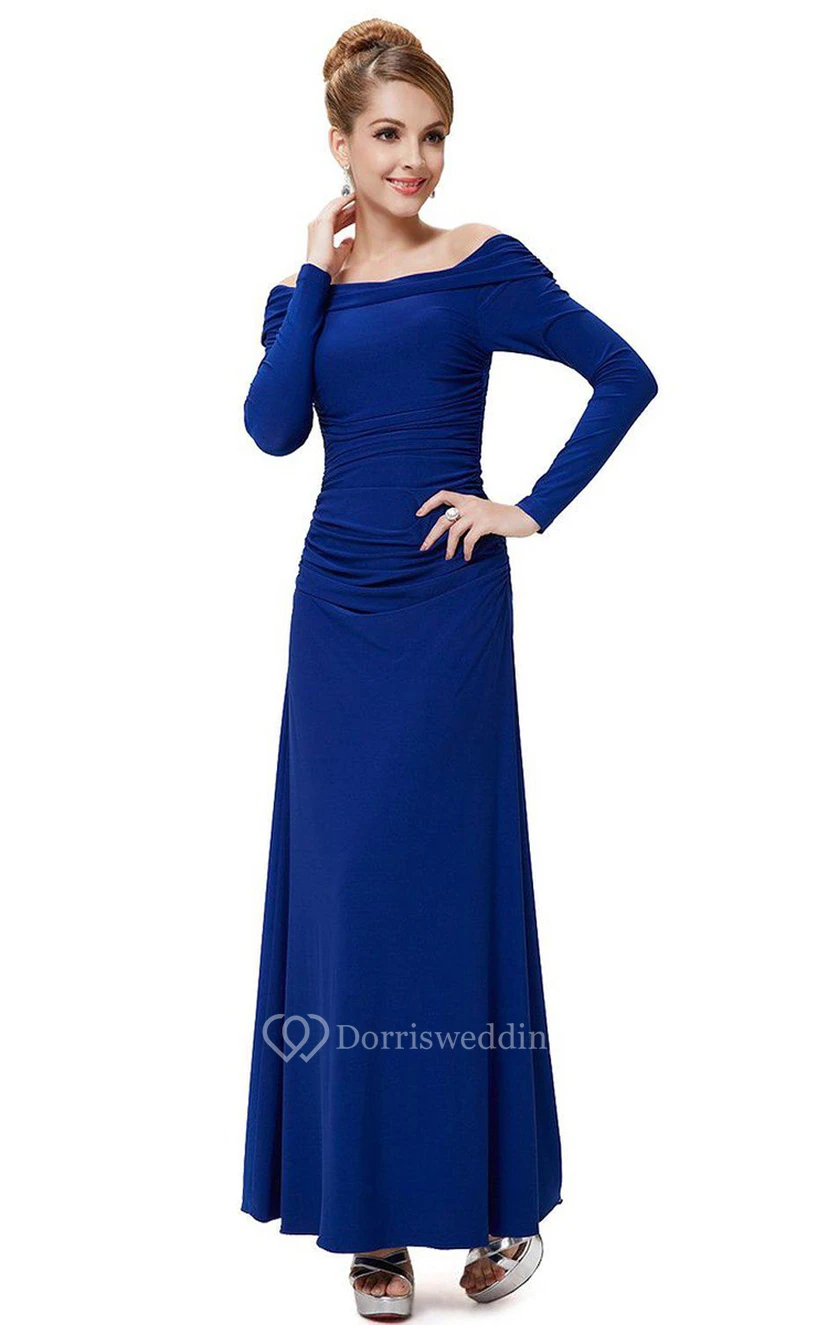Robe en jersey à épaules dénudées et manches longues view 3