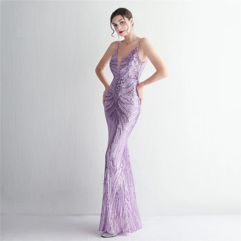 Vestido largo de noche con lentejuelas y tirantes de flores, ajustado, elegante y de estilo sofisticado. view 48