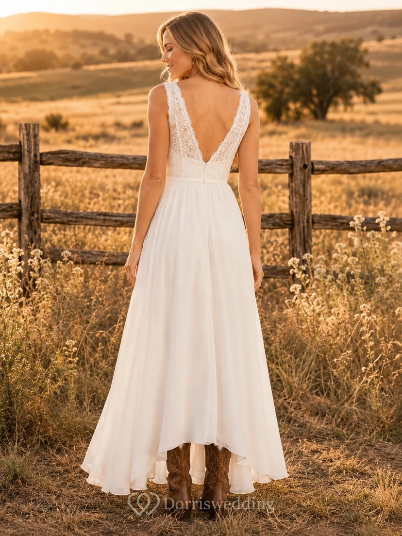 Robe de mariée de maternité, épaules dénudées, manches en dentelle, coupe trapèze, style champêtre, avec traîne view 2