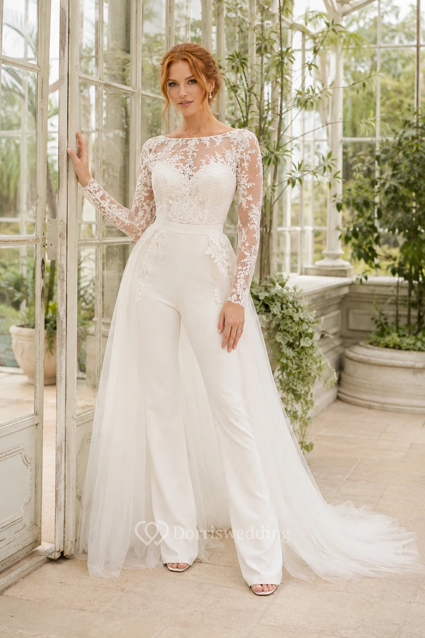 Combinaison de mariée ivoire en dentelle à manches longues avec surjupe en tulle
