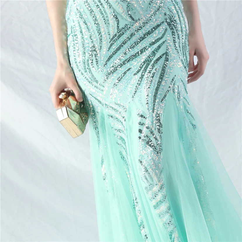 Paillettenbesetztes Abendkleid aus Netzstoff und Trägern view 54