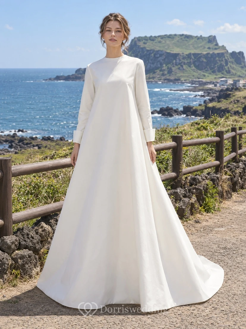 Schlichtes, elegantes Brautkleid mit langen Ärmeln, hohem Kragen und Trapezausschnitt