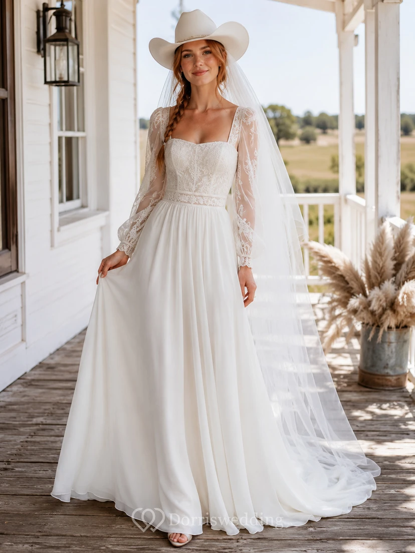 Robe de mariée champêtre en mousseline et dentelle, coupe trapèze, col carré, manches longues et traîne chapelle