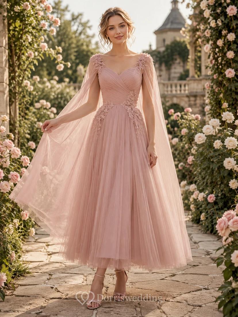 Robe de conte de fées rose poudré à col V long et cape en tulle, coupe trapèze, col A, col en V