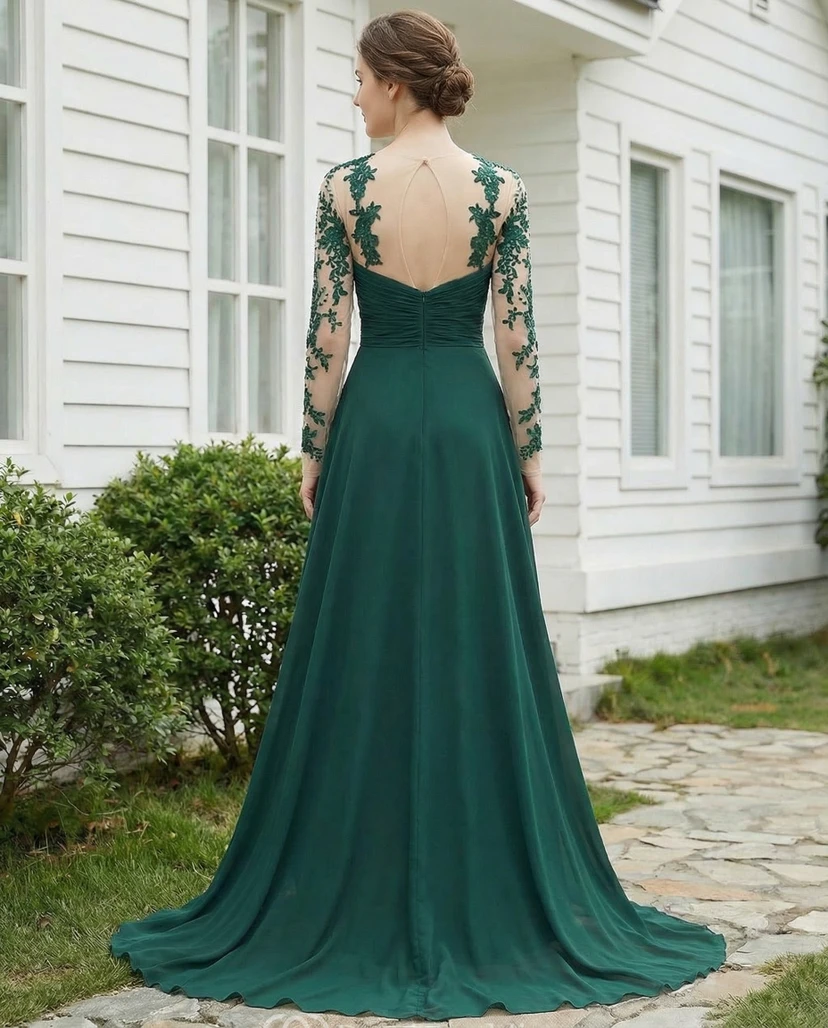 Vestido largo de gasa con apliques y mangas largas en verde oscuro view 2