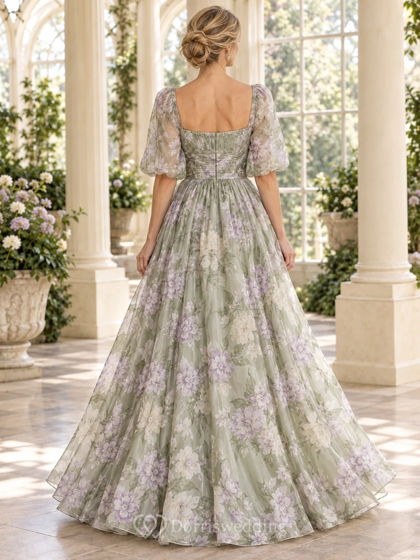 Vestido de recepción formal de organza con estampado floral verde salvia, largo hasta el suelo, escote cuadrado y mangas abullonadas, corte en A. view 2