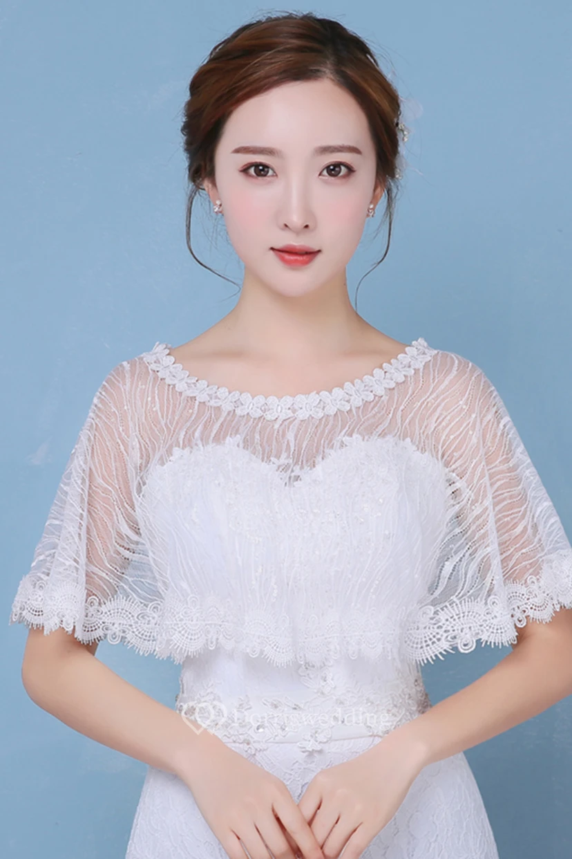 Neuer, kleiner, weißer Umhang im Cape-Stil mit Paillettenspitze