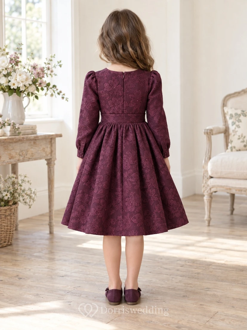 Langärmeliges Vintage-Kleid in Teelänge, pflaumenfarben, geblümt, plissiert, Jacquard-Jacquard, Blumenmädchenkleid view 2