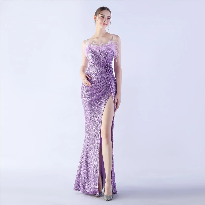 Vestido de noche de alta gama para bodas, con flores y detalles de plumas de avestruz. view 65