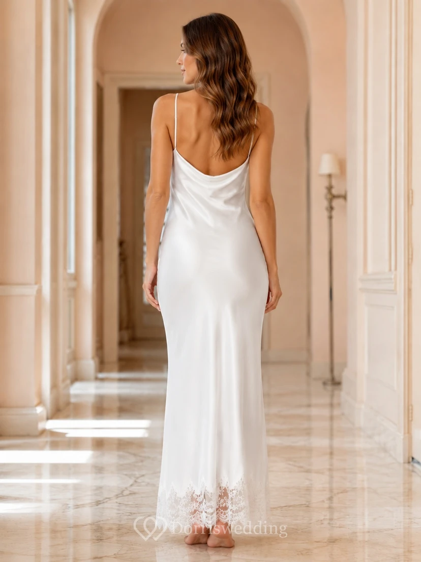 Robe de cocktail romantique blanche à col châle, fourreau en satin à fines bretelles et ourlet en dentelle, longueur thé. view 2