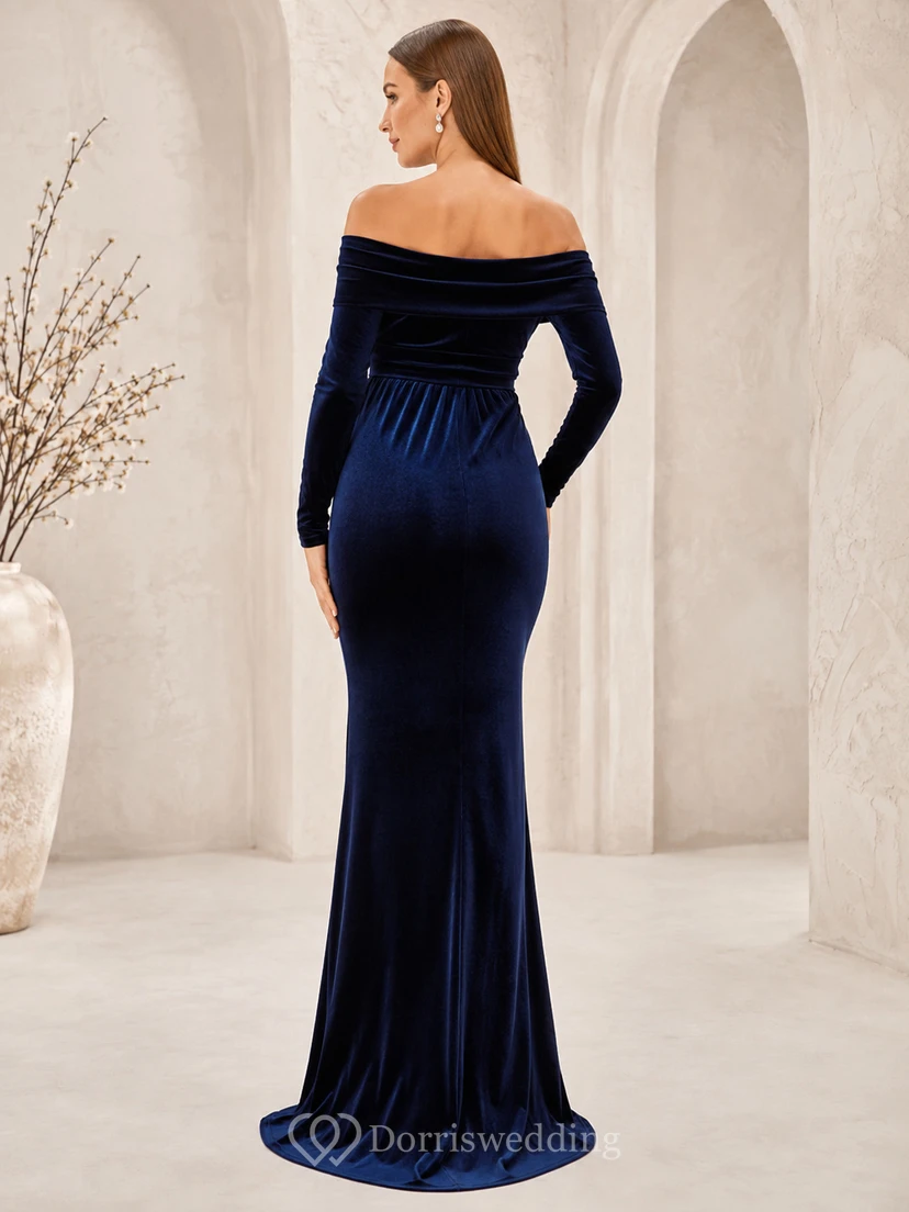 Elegantes, bodenlanges Umstandskleid aus Samt in Meerjungfrauenform mit dunkelblauem Schnitt, schulterfrei und langen Ärmeln – ein luxuriöses und elegantes Abendkleid für festliche Anlässe. view 2