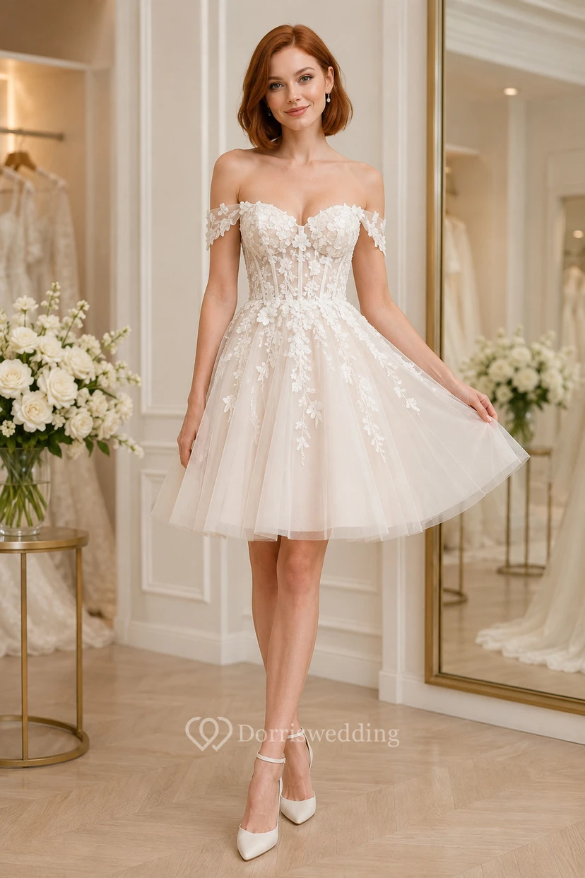 Robe de mariée courte en tulle à épaules dénudées avec corsage corset en dentelle
